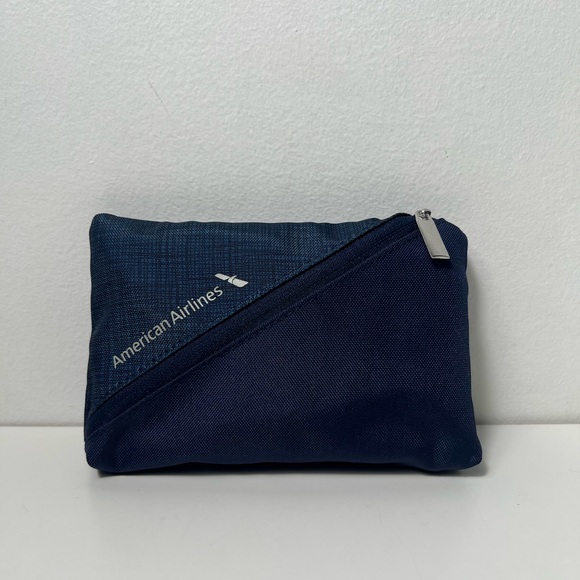 American Airlines Flagship First Class Travel Cosmetic Amenity Kit Bag - Picture 4 of 9